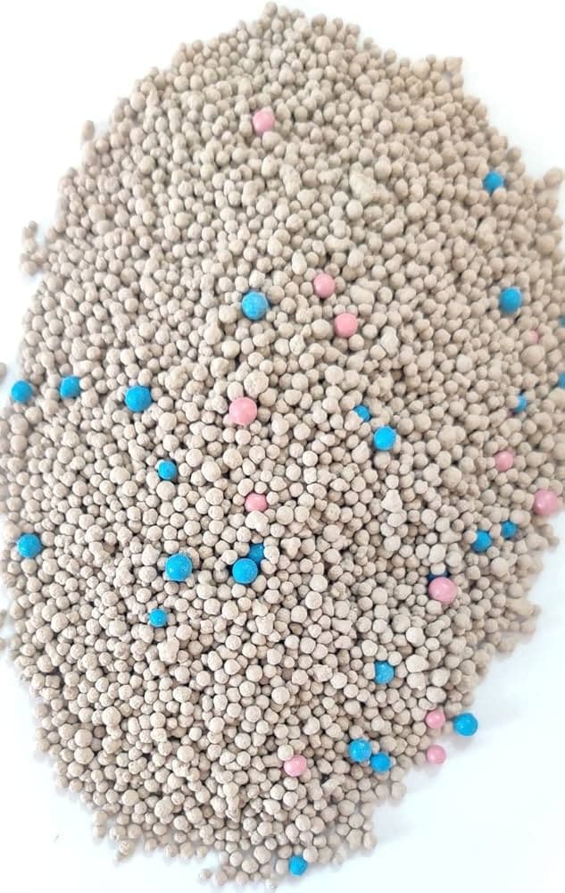 Cat litter made from bentonite clay - View 3